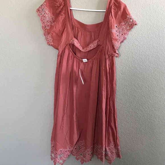 Dress - Picture 4 of 4