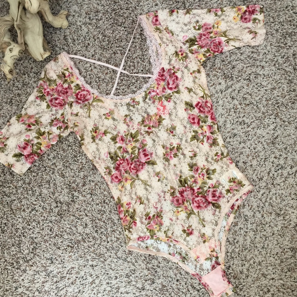 NEW Castro Cute Floral Lace Bodysuit