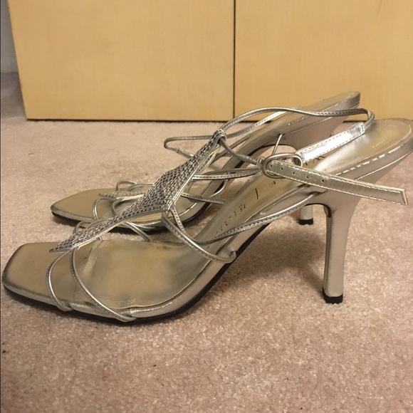 White House Black Market open toe heels - Picture 2 of 3