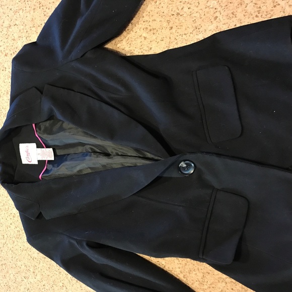 Blazer - Picture 2 of 3