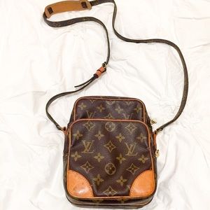 Louis Vuitton Authentic Monogram Danube Crossbody