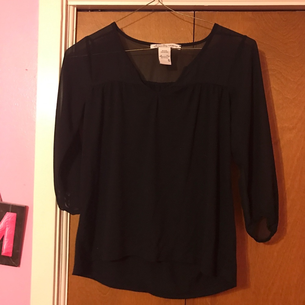Black 3/4 length sleeve shirt