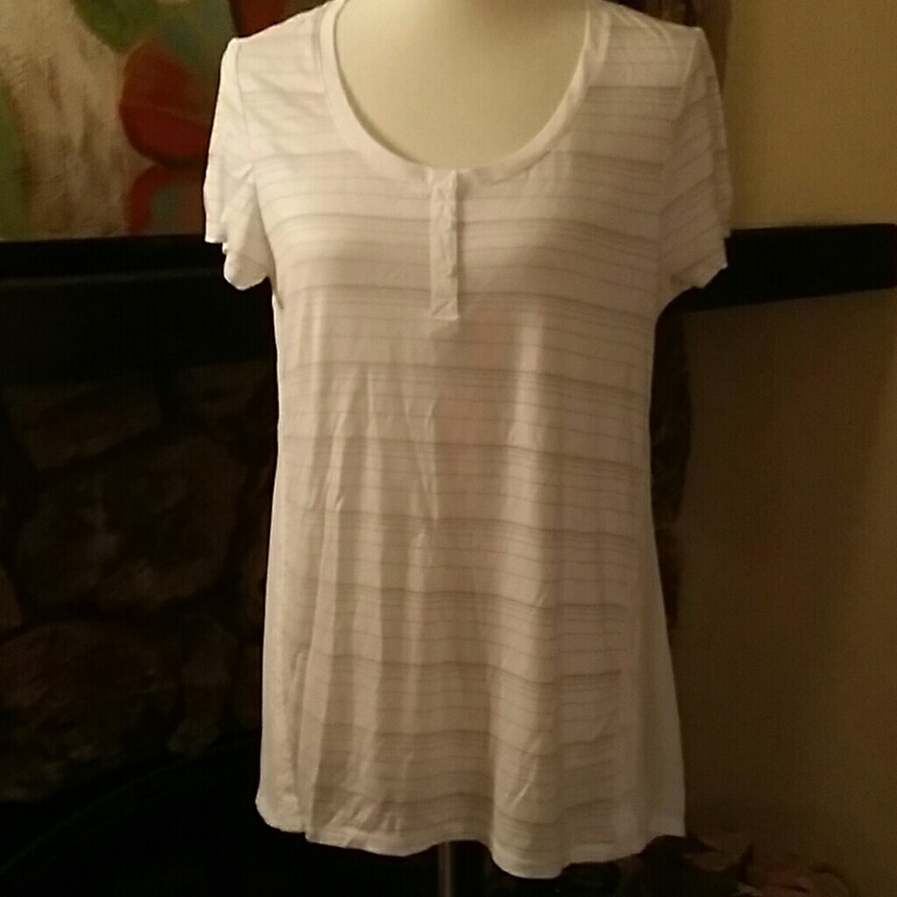 Lauren Conrad short sleeved summer top.