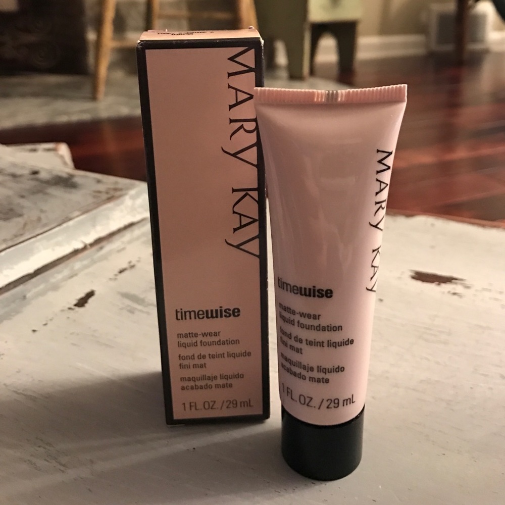 IVORY 6 Mary Kay TimeWise Matte-wear foundation