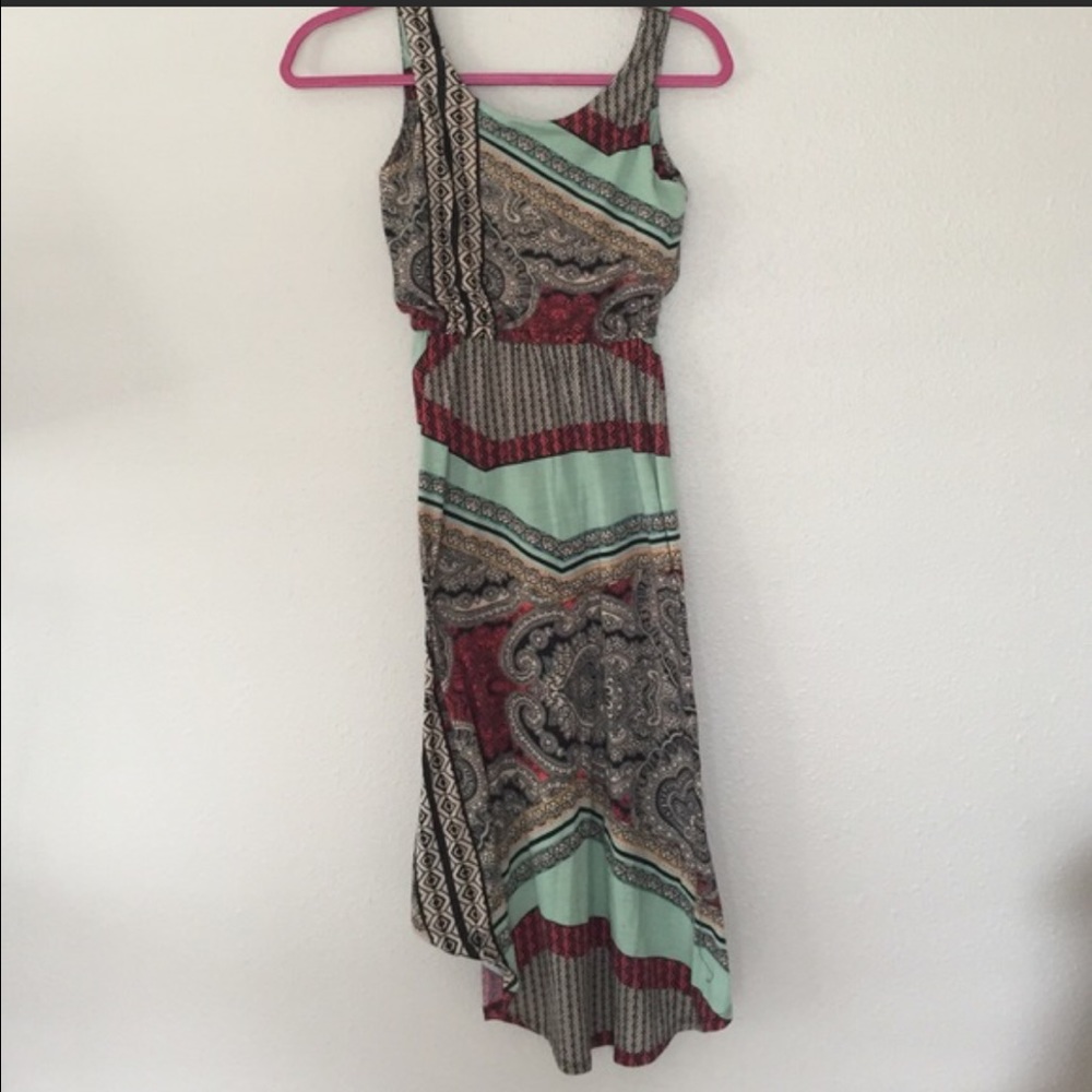 LOOKING FOR THIS DRESS!