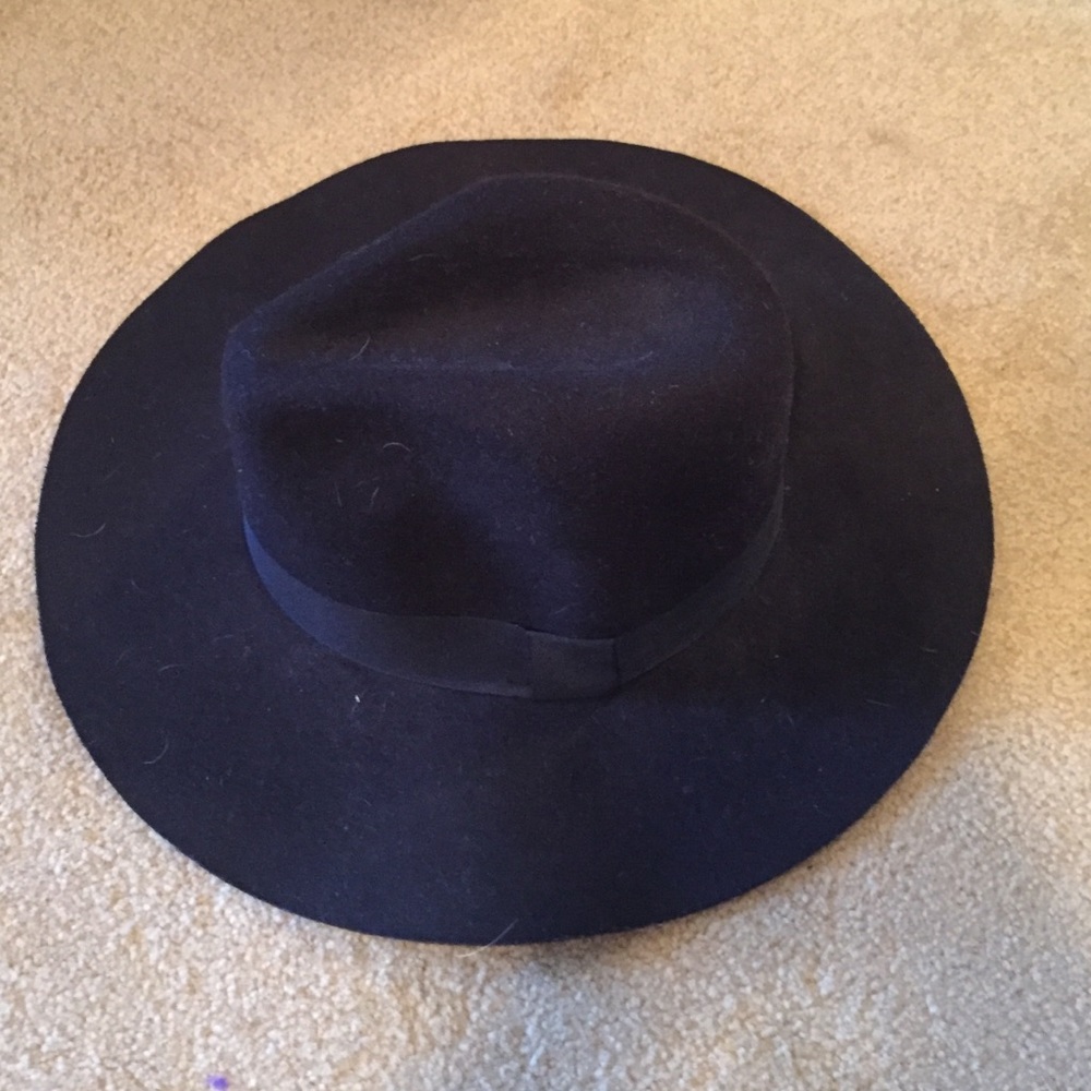 Black fedora!