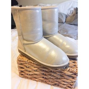 DEAL ENDS TOMORROW UGG White Shimmer Classic Boot