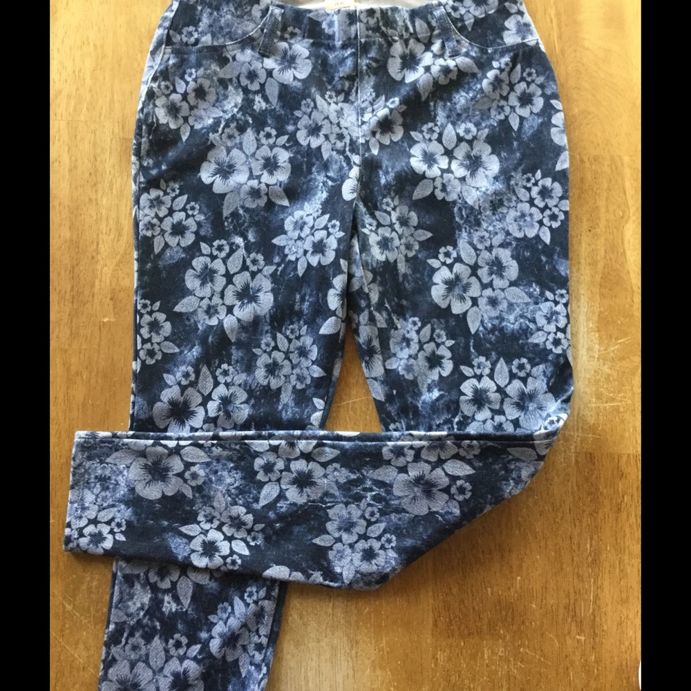 Blue/white floral jeggings