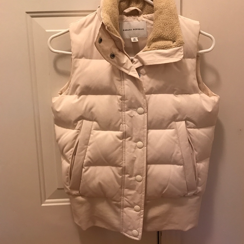 Banana Republic Puffer Vest