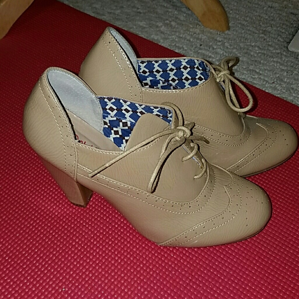 Nude Patent Oxford Heels