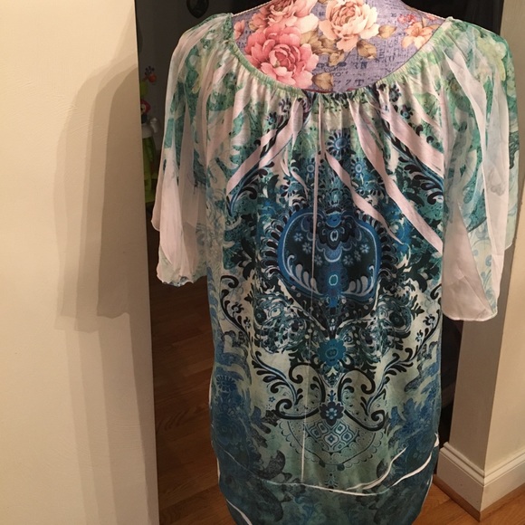Multicolor blouse with sheer sleeves! - Picture 3 of 5