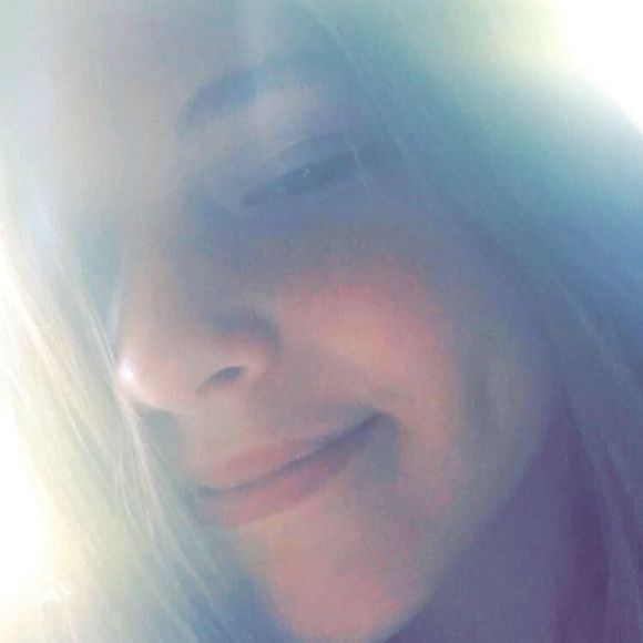 Meet your Posher, Hannah - Picture 1 of 1