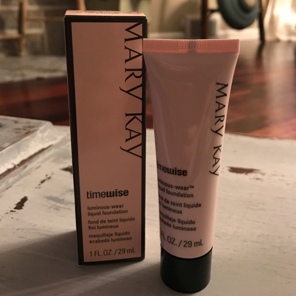 BEIGE 1 Mary Kay TimeWise Luminous- wear
