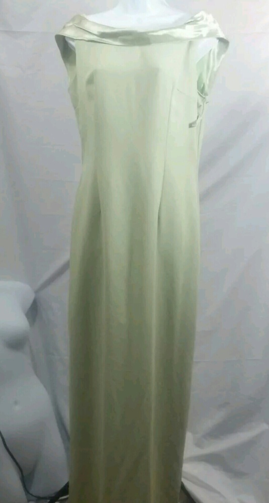 Pale Green gown with sash Rampage size 11 formal