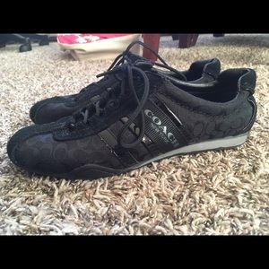Black coach tennis shoes