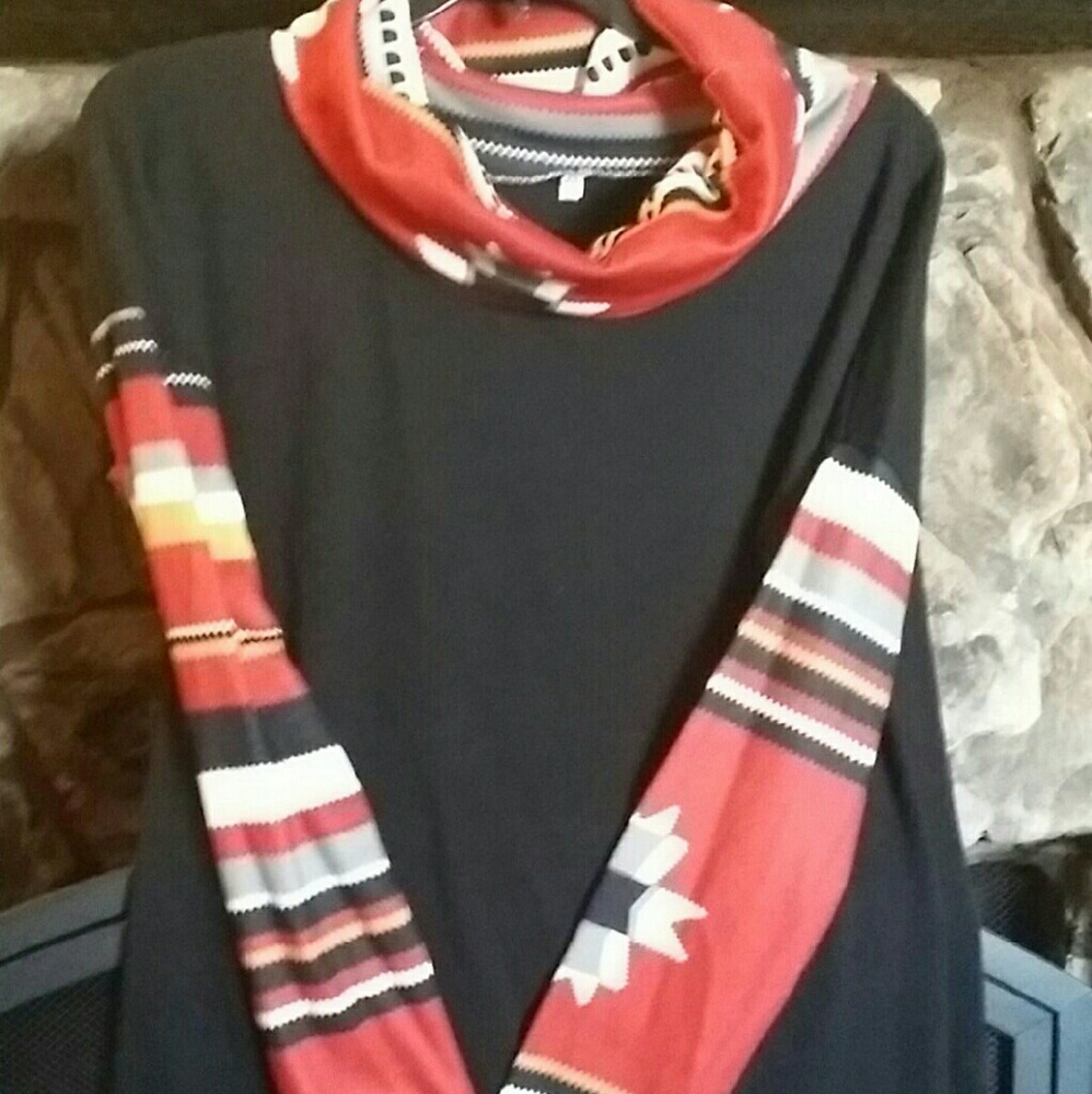 Tribal print long sleeved cotton top