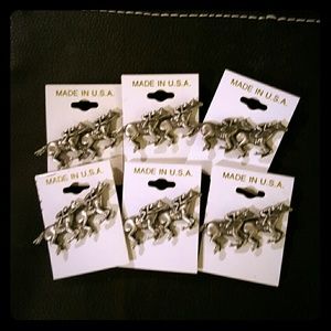 Lot of 6 racehorse pins/brooches