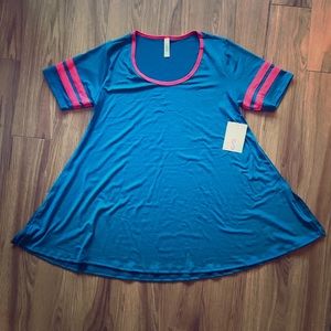 NWT Small Lularoe Perfect T