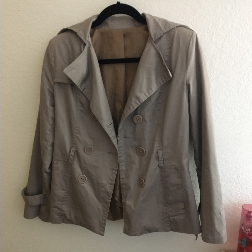 Tan jacket - Picture 2 of 4