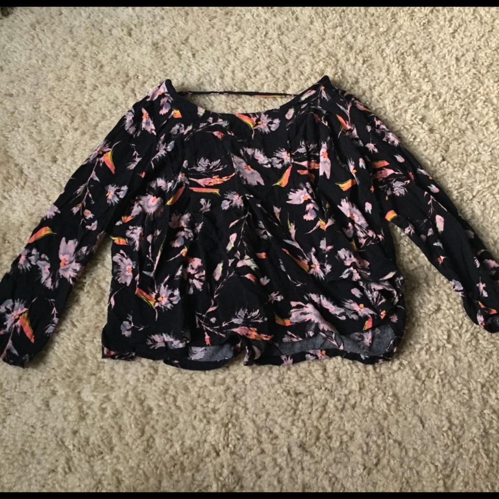 3/4 sleeve flowing crop top