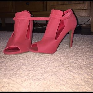 Sexy cherry red heels!