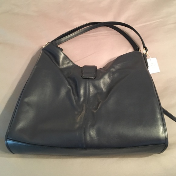 Coach Carlyle Bag in Midnight - Picture 2 of 3