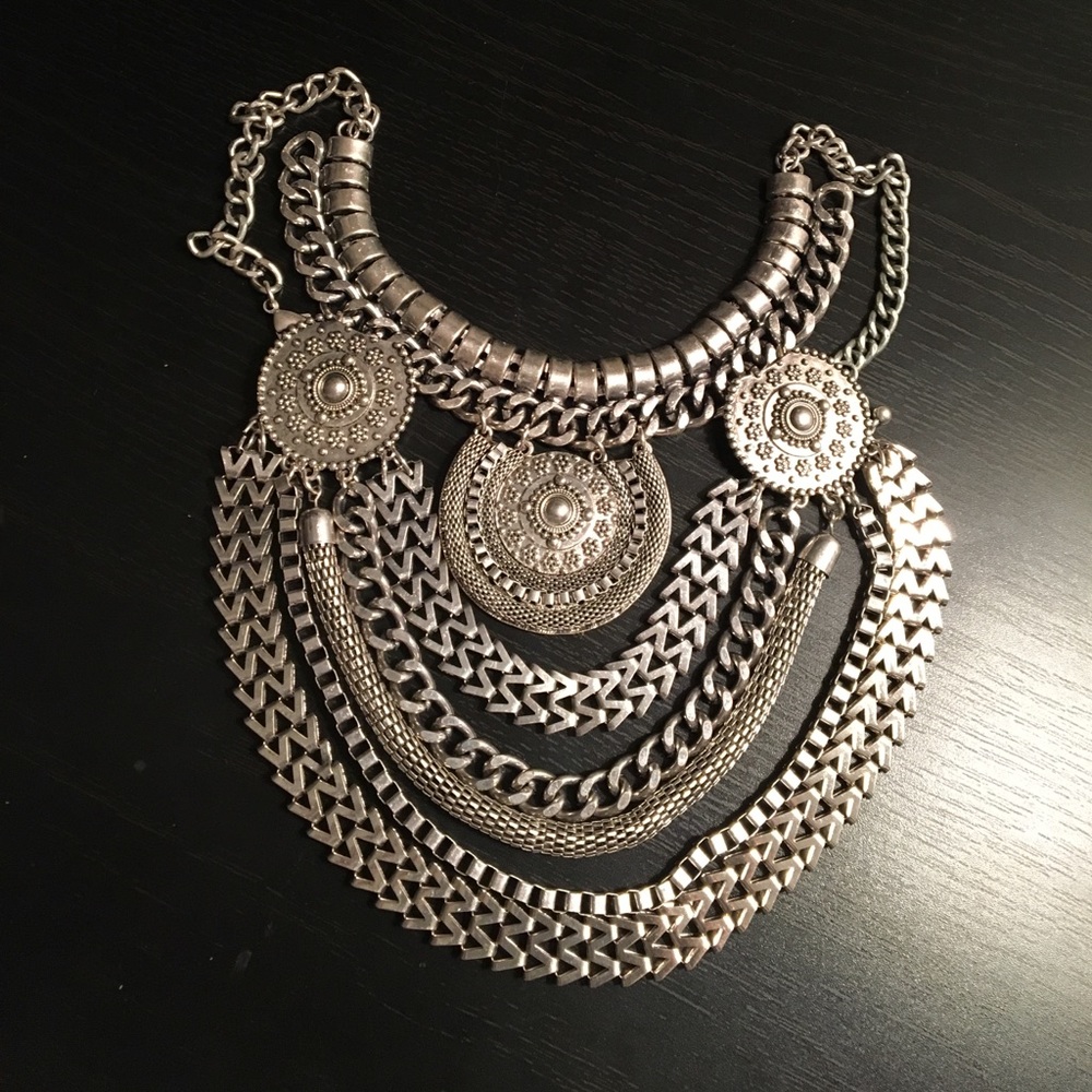 STATEMENT JEWELRY PIECE