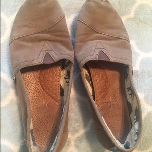 Toms