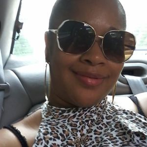 Meet your Posher, Aisha