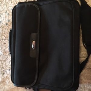 Almost new Targus laptop bag