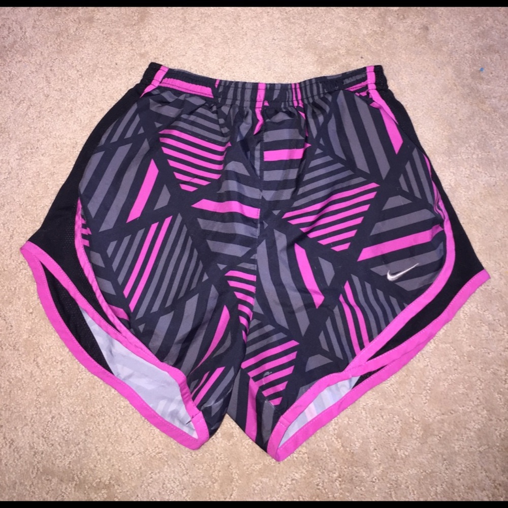 Super cute pink and black Nike shorts!