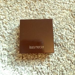 Laura Mercier Matte Baked Powder Bronzer