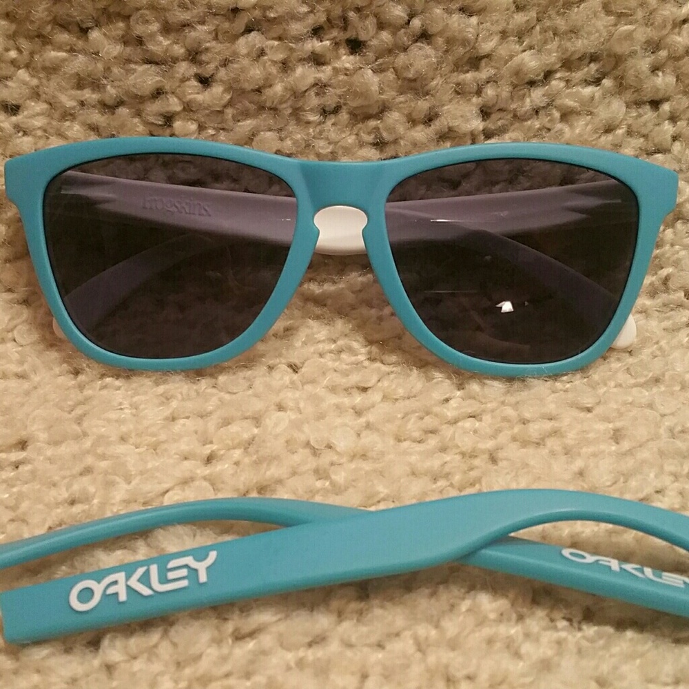 ❌SOLD❌ Oakley Frogskin Sun Glasses