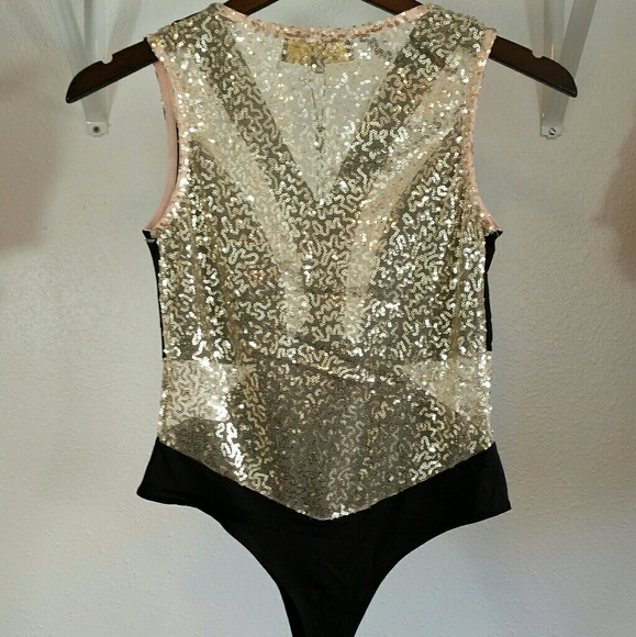 🆕 Gold Sequined Body Suit - Picture 2 of 2