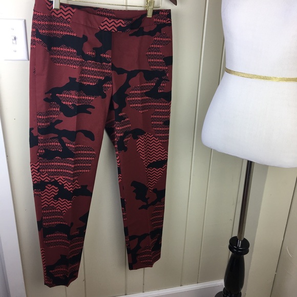 Anne Klein maroon camo trendy cropped pants - Picture 5 of 7