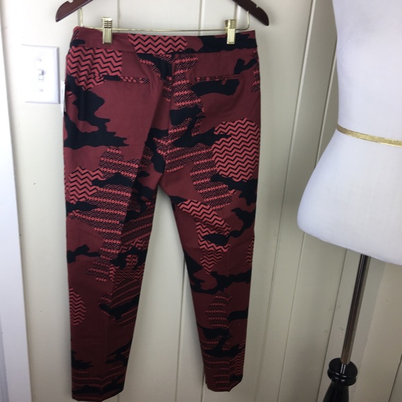 Anne Klein maroon camo trendy cropped pants - Picture 6 of 7