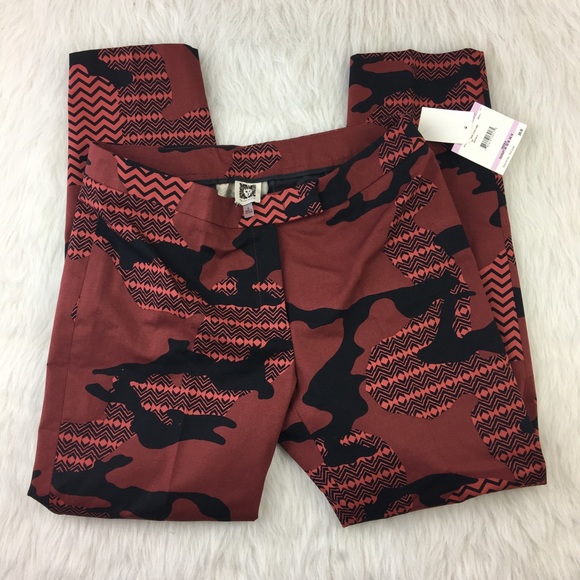 Anne Klein maroon camo trendy cropped pants - Picture 7 of 7