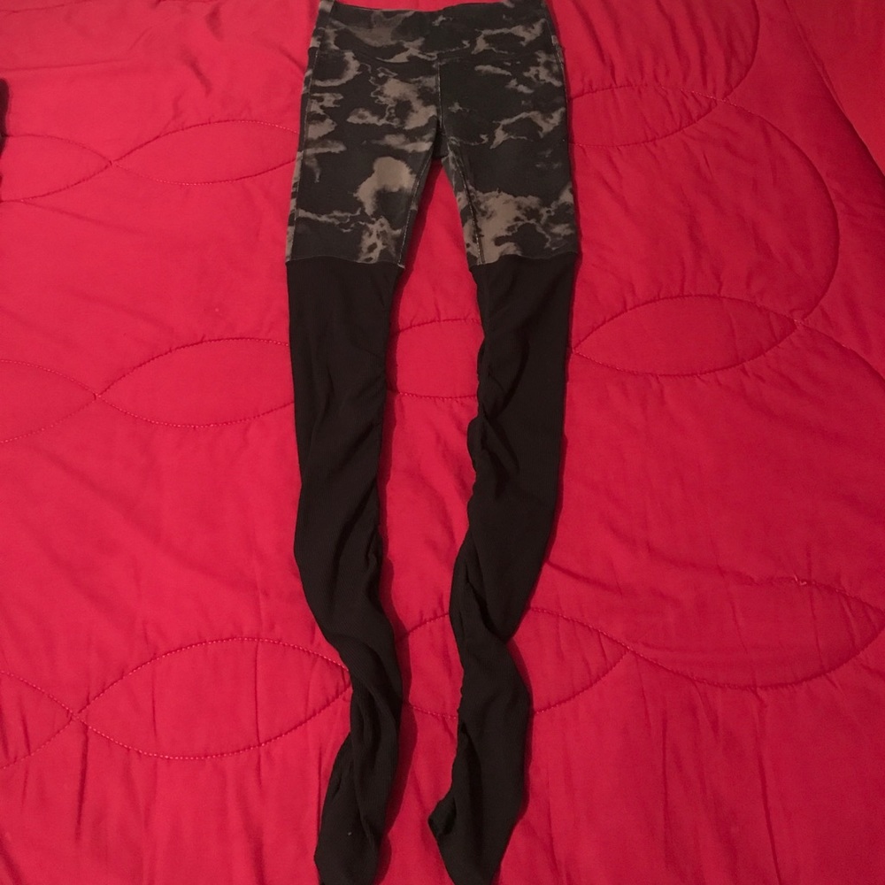 Alo Goddess Leggings, Small