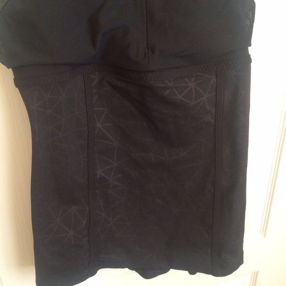 Lululemon Pace Pusher Black Bike Tank 10 - Picture 4 of 4