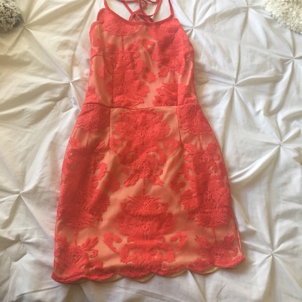 Red bodycon lace dress