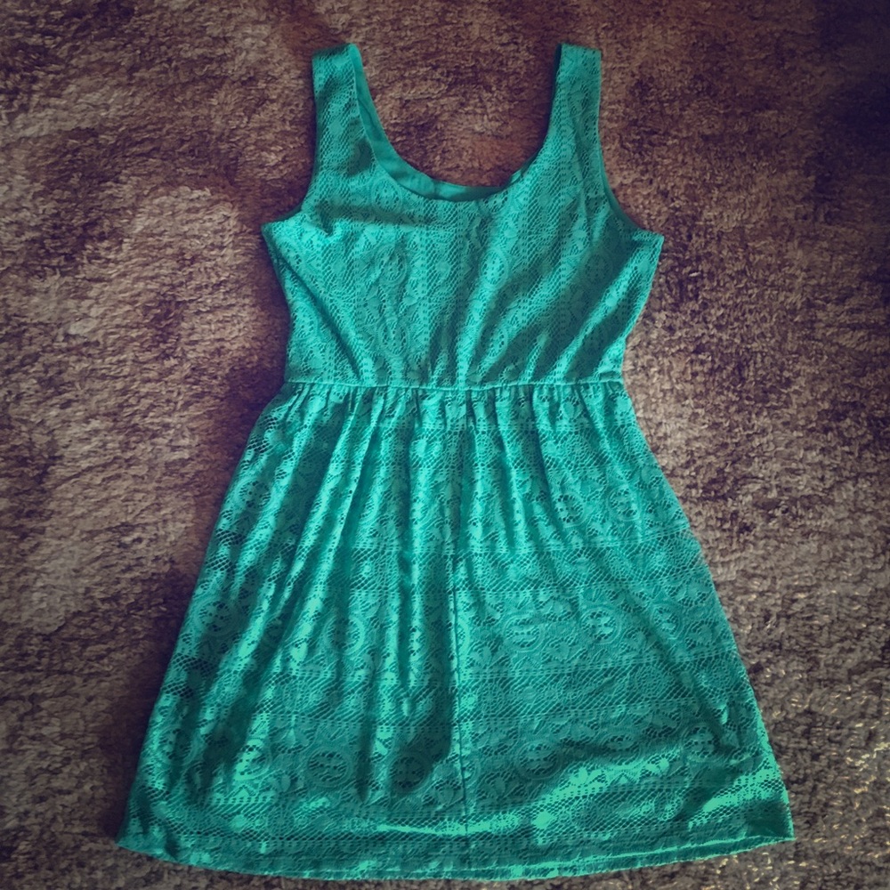 Love Reign Mint lace dress - Picture 3 of 3
