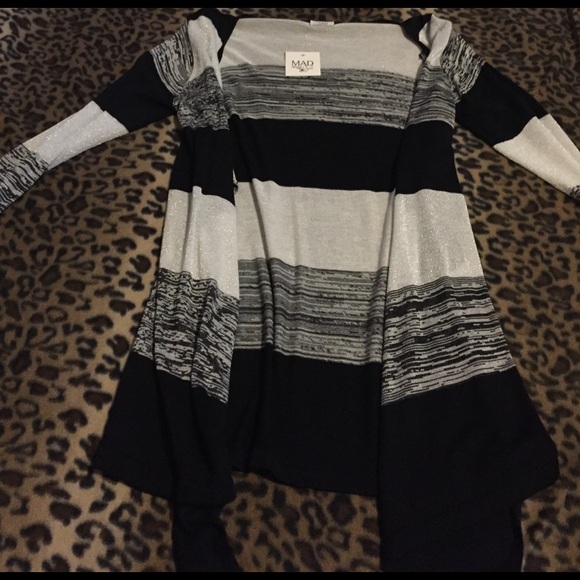 Sweaters - Long sleeve cardigan