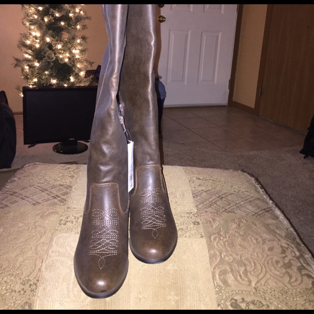 Brand new brown tall boots