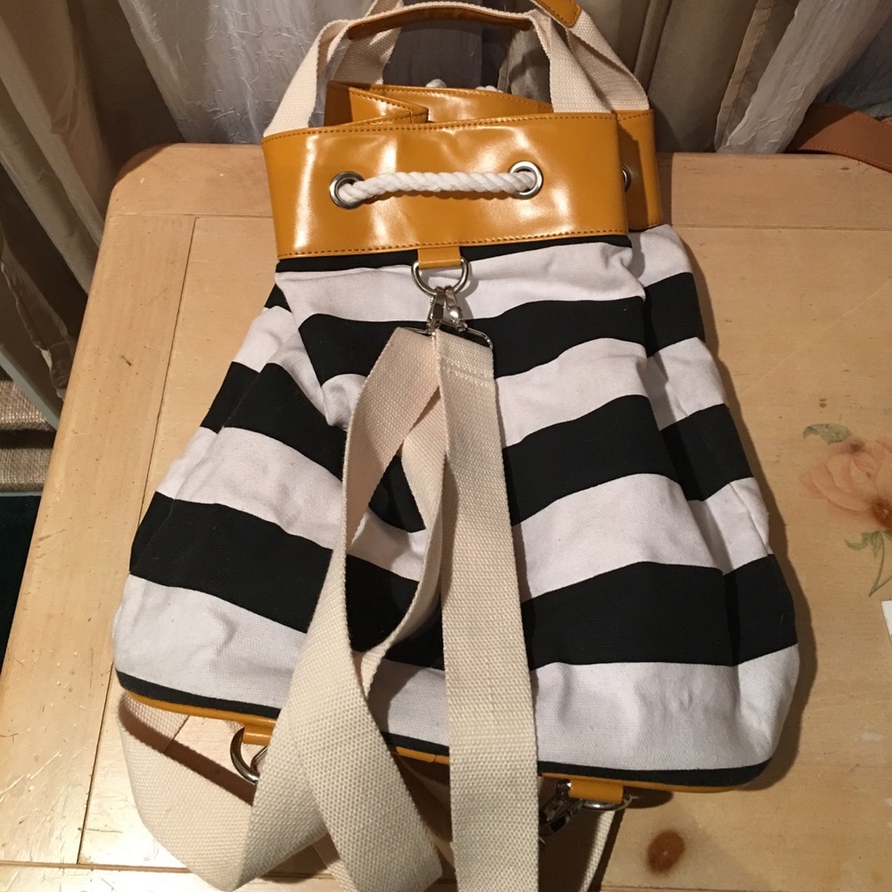 Back pack purse - Picture 2 of 3