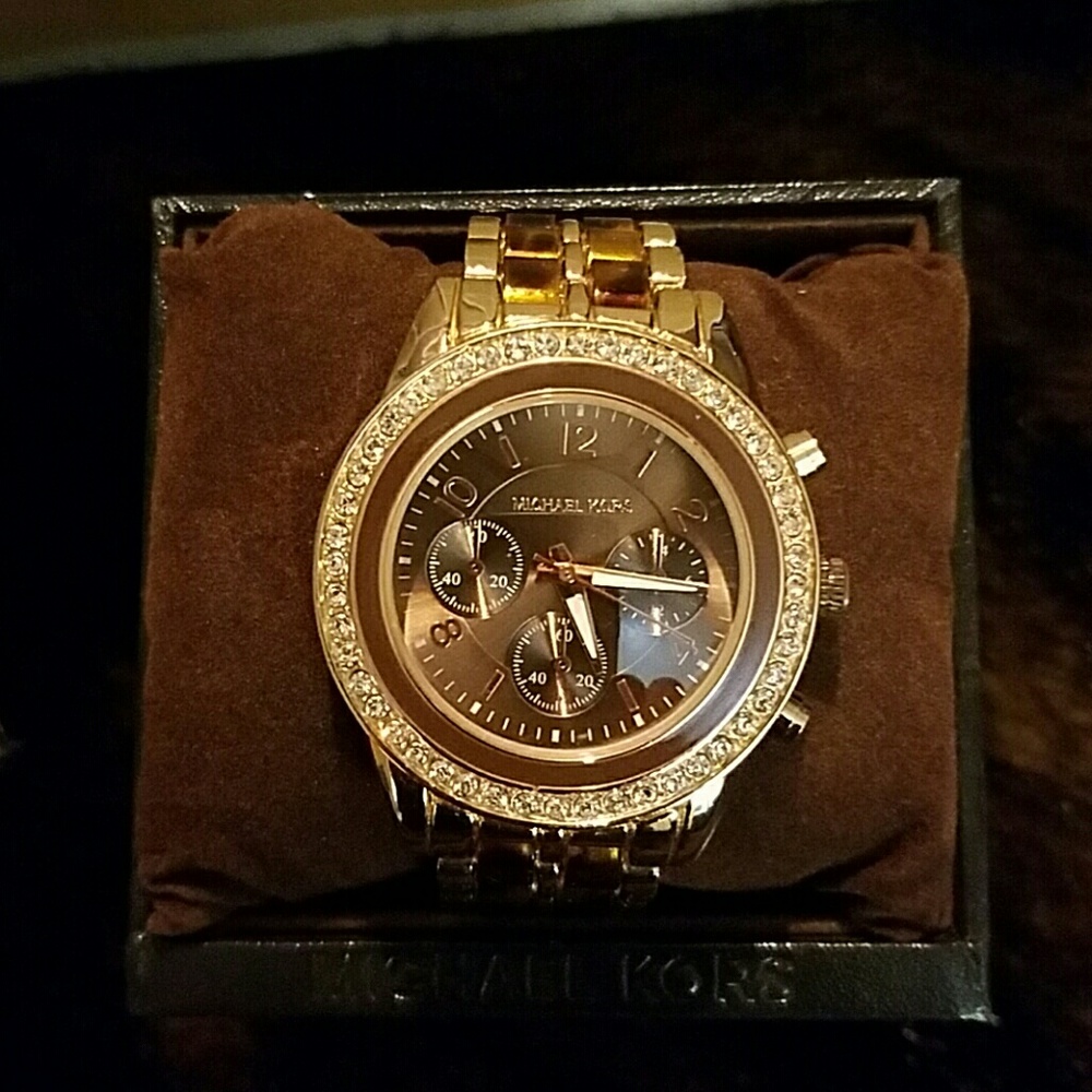 Micheal Kors Watch! - Picture 2 of 4