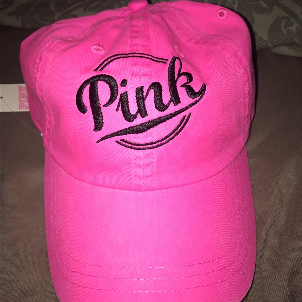 VS pink hat