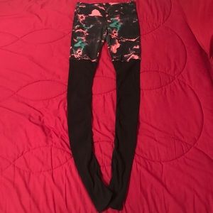 Alo Goddess Leggings, Volcano Lightening/Black, M