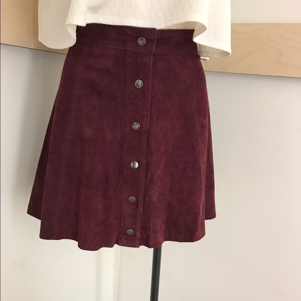 🥀Cranberry Faux Suede Mini Skirt🥀