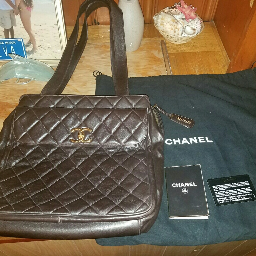 Authentic CHANEL VINTAGE PURSE