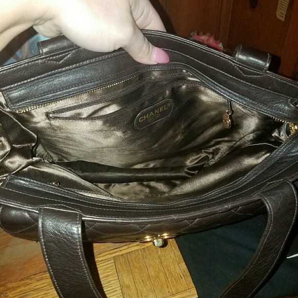 Authentic CHANEL VINTAGE PURSE - Picture 2 of 4